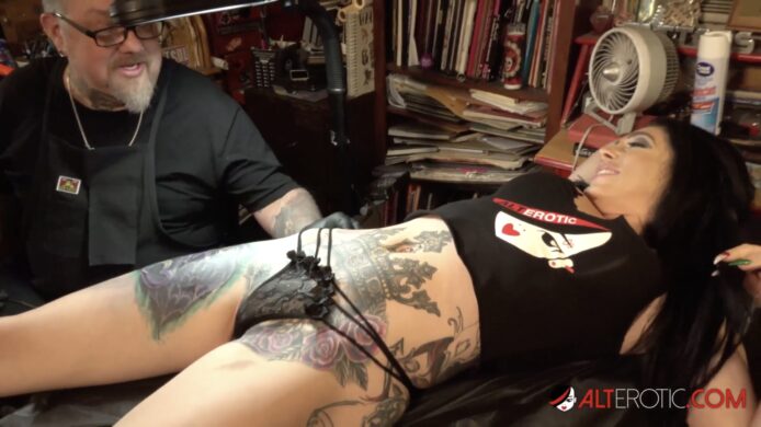 AltErotic: Marie Bossette Gets Off While Getting A Tattoo