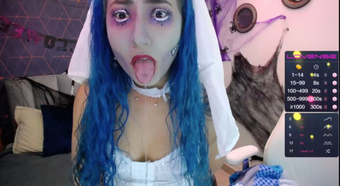 Lily__martins' Corpse Bride Shows Off Her Undead Blowjob Skills