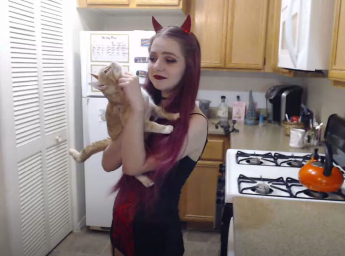 A Devilishly Fun Time With LilyXOXOO And Her Kitty
