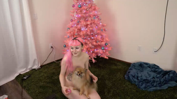 Tweetneyy (And Freya) Decorate The Christmas Tree