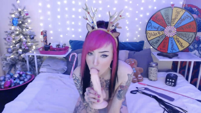 Oh Deer, Lucylovesick Is Naked Again