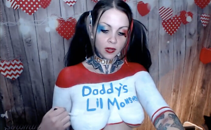 Body Painting Master Sinomin Has Turned Herself Into Harley Quinn