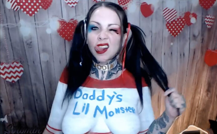 Body Painting Master Sinomin Has Turned Herself Into Harley Quinn