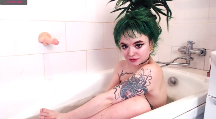 Mae_Green Presents: Blowjobs In A Bathtub