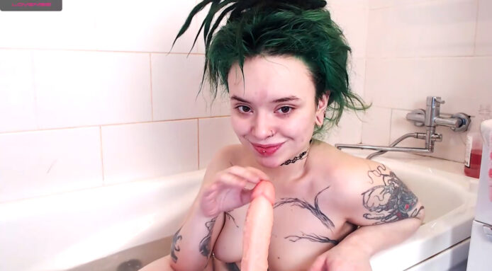 Mae_Green Presents: Blowjobs In A Bathtub