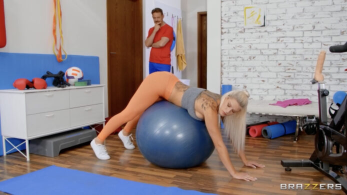 Brazzers: Blanche Bradburry Does A Sexy Workout