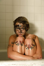 Zishy: Gabbie Carter Takes A Bath With Her Beauty Mask