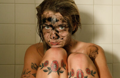 Zishy: Gabbie Carter Takes A Bath With Her Beauty Mask