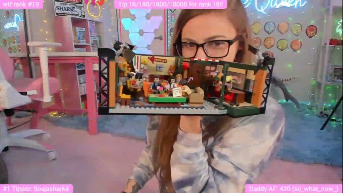 TheSharkQueen Shows Off Some Of Her Amazing LEGO Projects