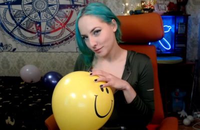 PersonalTotem Spreads Some Smiles With Her Balloons