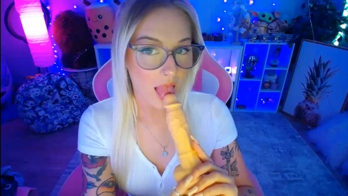 EmilyTokes Grabs Her Toy For A Sexy Snack