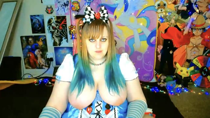 BabyZelda Shimmies Out Of Her Alice In Wonderland Cosplay