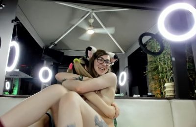 TheSharkQueen Shares Hugs, Love And Spanks With JaylaBliss At MFC Social
