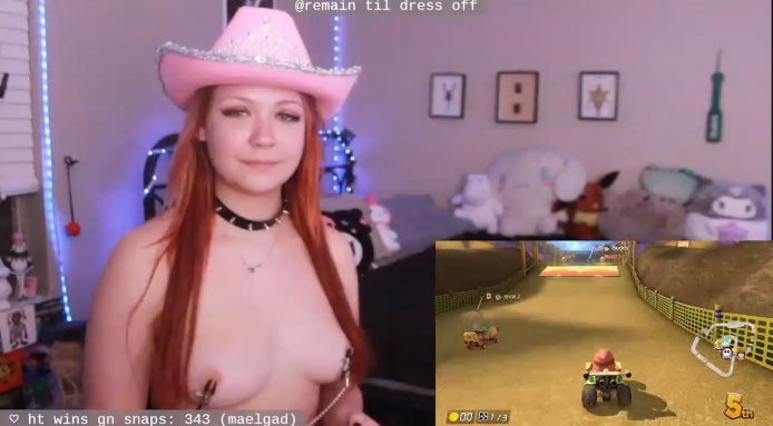 BladeBunny Clamps Up Her Game Of Mario Party