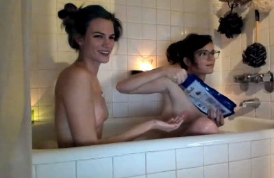 A Sexy Bath Show Featuring Gia_Hill And Noma_Hill