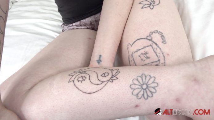 AltErotic: Kate Morehead Gives A Tattoo Tour