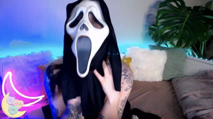 Ghostface AKA LilSpoopyLuna Does A Cumshow