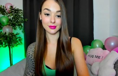 Jul_la_la Celebrates Her 4th Cammiversary By Popping Some Balloons