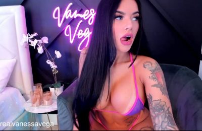 Vanessa_Vega's Stunningly Sexy Stuffing Show