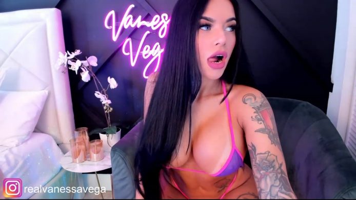 Vanessa_Vega's Stunningly Sexy Stuffing Show