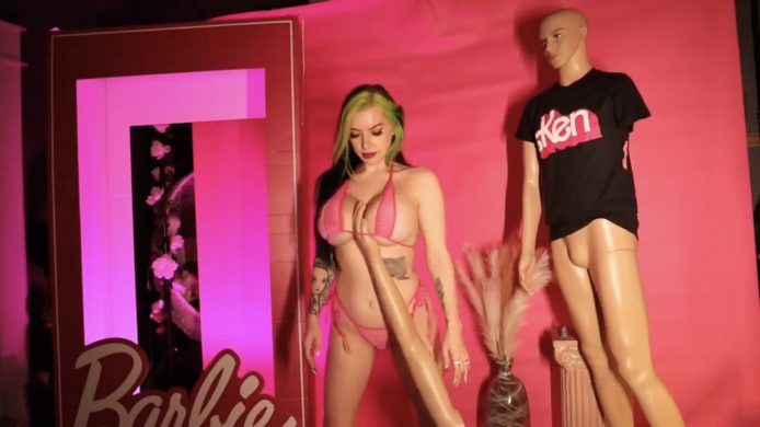Cubbixoxo’s Barbie Comes With Fisting Accessories
