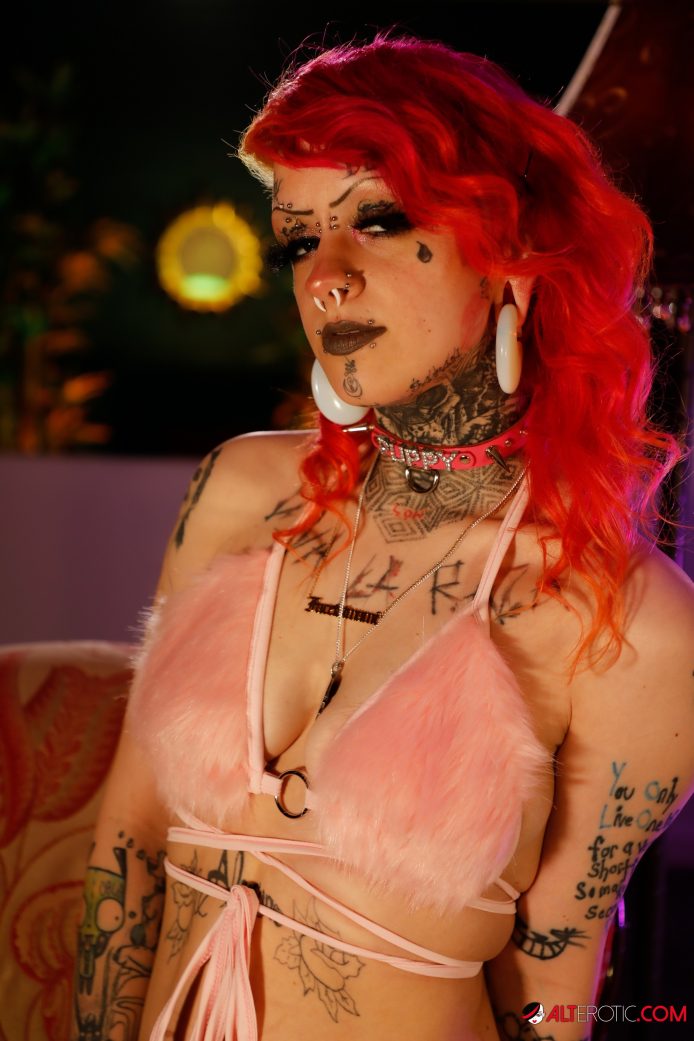 AltErotic: the Spellbindingly Sultry Motel with Face Tat Mami