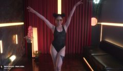 AlessaGoreng's Sensual Dance Show