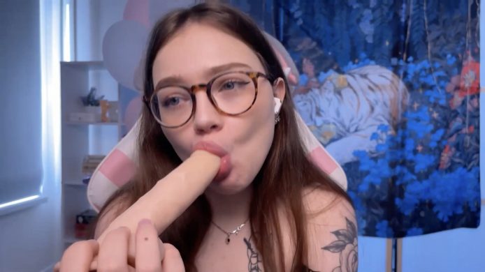 Milly_Saint Has A Mouthful