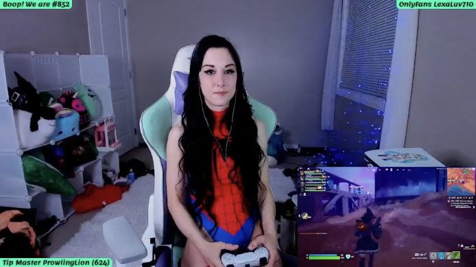 LexaLuv Spider Spooks People In Fortnite