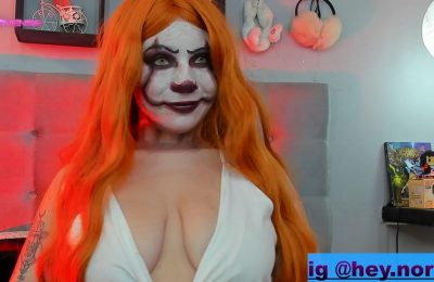 Hey_noraly Paints A Pretty Smile As Pennywise