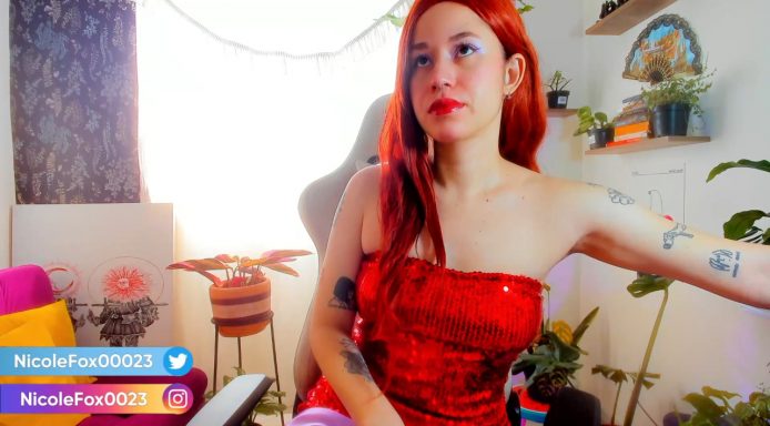 Nicolefoxx23's Stunning Jessica Rabbit Cosplay Show