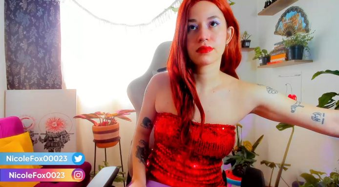 Nicolefoxx23's Stunning Jessica Rabbit Cosplay Show