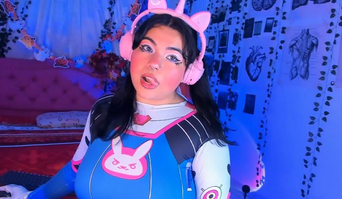 The Playful World Of Samanta_cutee1 As D.Va