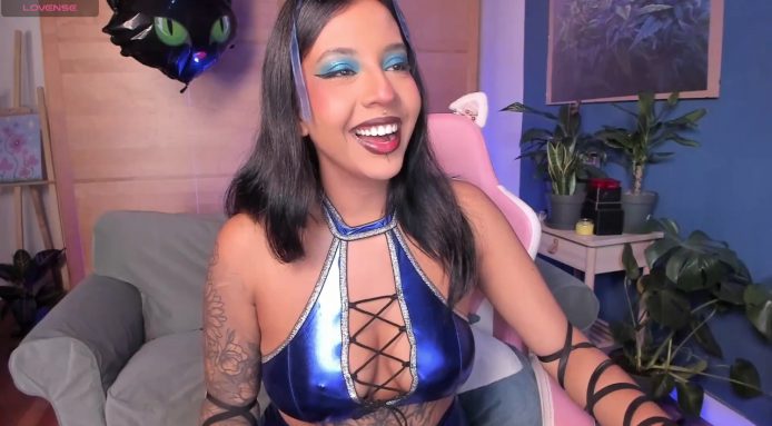 A Smoking Hot Show Starring Charming_snake_ As Kitana