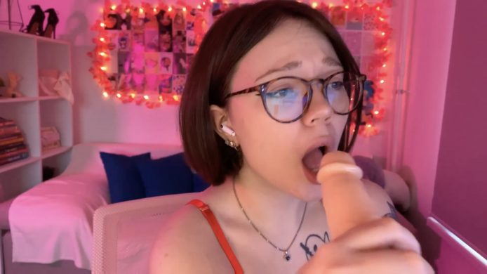 Milly_Saint’s Sexy Blowjob Tease