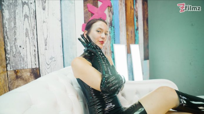 ZFilms: Anuskatzz, Miss Flora And Lisa Rocketcock Look Fabulous In Latex