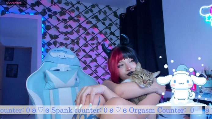 Cute Cuddles With _Heavenly_blue_ And Her Kitty-Cat