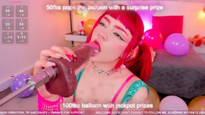 Tiny__Emmy Has So Many Balloons To Pop