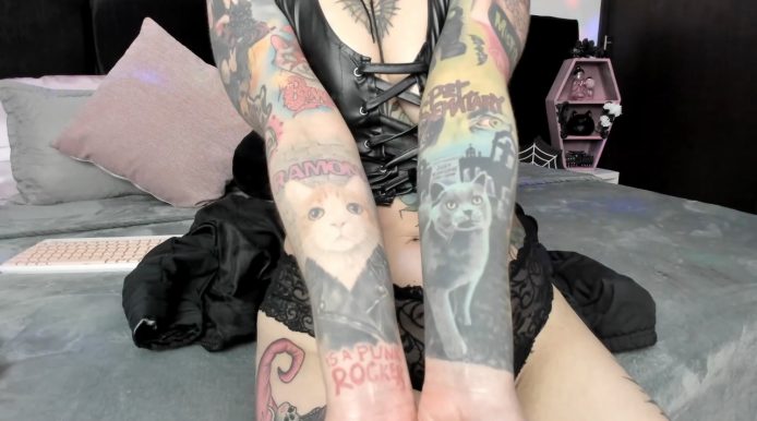 Nikkiramone's Sexy Tattoos Tour