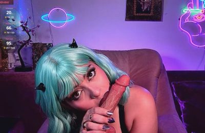 Victoriabathory Treats Her Toy Right