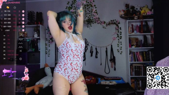 Silvia_santorskii Serves Up A Spicy Show