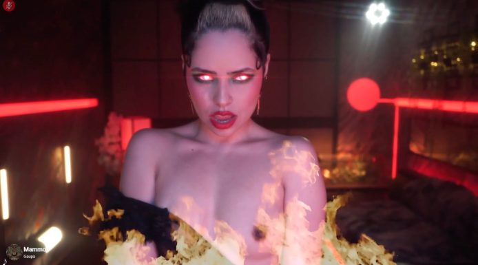 A Red Hot Show From AlessaGoreng