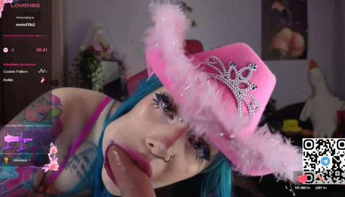 Sexy Cowgirl Silvia_santorskii Opens Wide