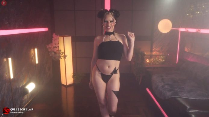 AlessaGoreng Serves Up Sexy Paddle Spanks