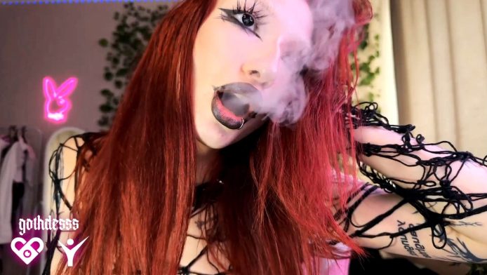 A Smoking Hot Time With Gothdesss