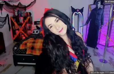 MollyMayhem Kicks Off October With A Naughty Snow White