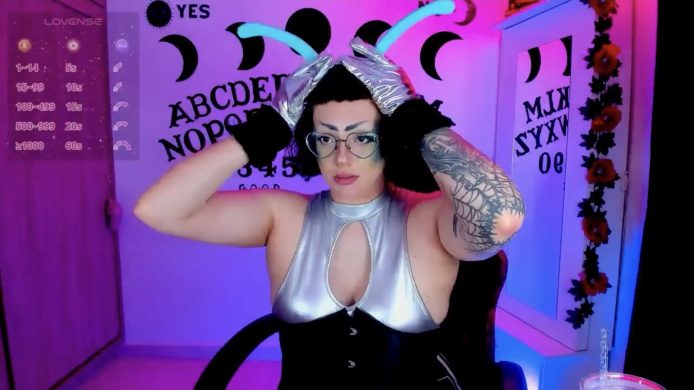 Leahghoul666 Comes In Peace... Or Not