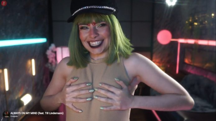 AlessaGoreng Serves Up Some Titillating Spanks