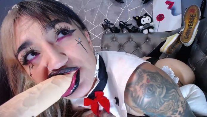 Amelierouss And The Naughty Toy Tease