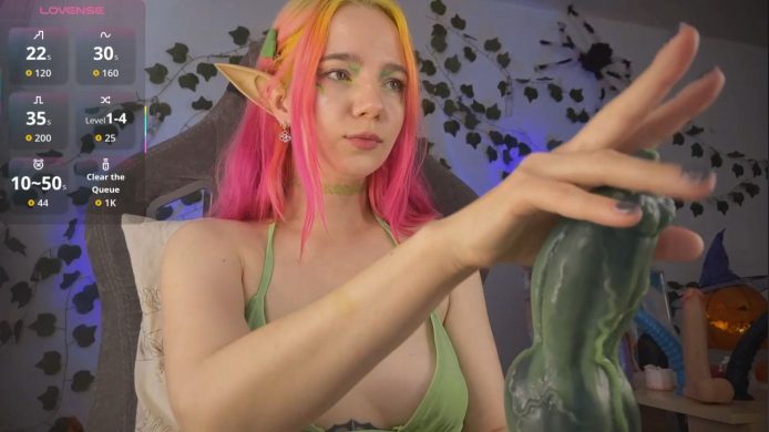 Elvish Beauty Mariel_a_gold Has A Big Green Dildo To Play With
